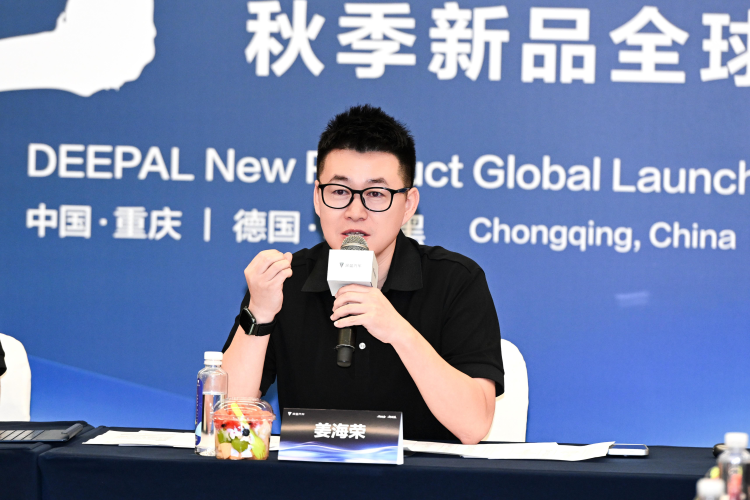 深藍汽車董事長鄧承浩總裁姜海榮攜手亮相共謀新能源未來發展  位置：資訊_fororder_03