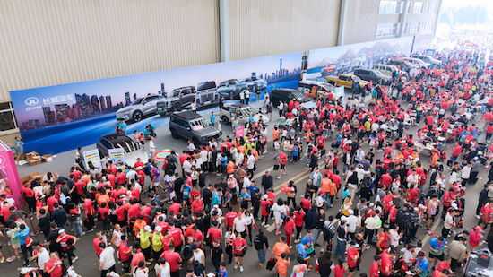 2025長城汽車智慧工廠半程馬拉松 産品矩陣彰顯科技實力_fororder_【新聞稿】陪媽媽跑+向愛出發++2025長城汽車智慧工廠半程馬拉松燃情開跑（配圖版）1159