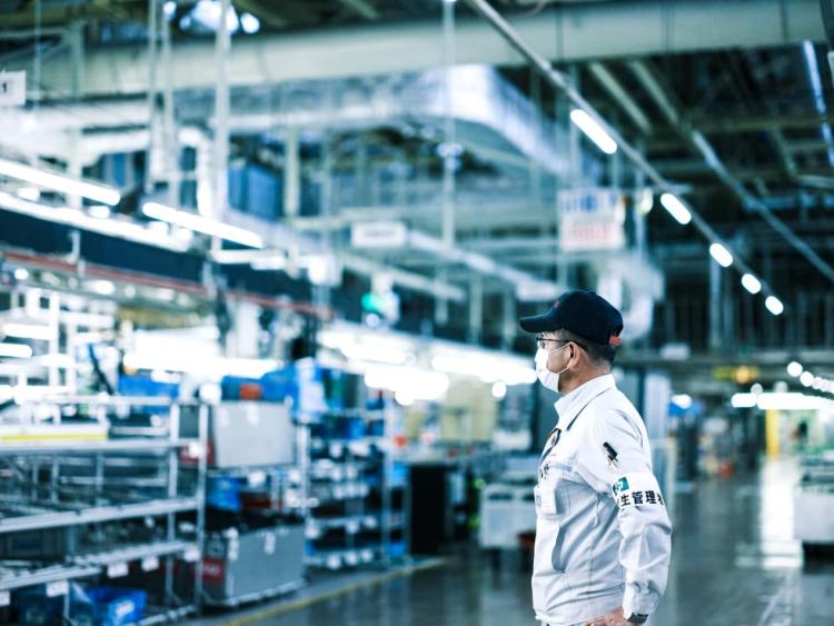 日本汽車、鋼鐵等製造業利潤暴跌