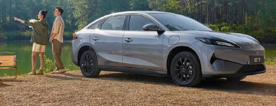 適用一般家用或網約車市場——比亞迪e7 位置：資訊_fororder_【7】適用一般家用或網約車市場--比亞迪e7676