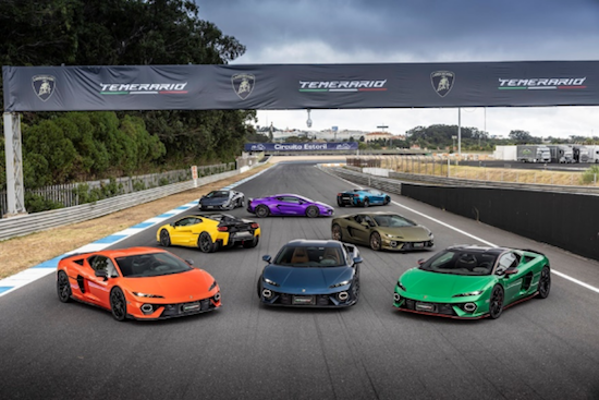 蘭博基尼的四百種色彩:講述故事與傳奇 每一台都成為獨一無二的永恒傑作  位置:資訊_fororder_【13】蘭博基尼的四百種色彩:講述故事與傳奇 每一台都成為獨一無二的永恒傑作319