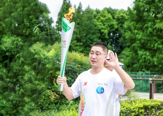 吉利同行 逐夢世運 吉利以綠色智慧護航成都世運會火炬傳遞  位置：資訊+移動端資訊_fororder_【3】吉利同行 逐夢世運 吉利以綠色智慧護航成都世運會火炬傳遞443
