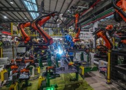 量産漸近 車企競速人形機器人賽道