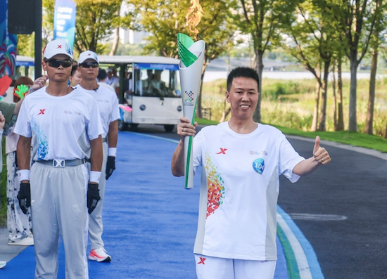 吉利同行 逐夢世運 吉利以綠色智慧護航成都世運會火炬傳遞  位置：資訊+移動端資訊_fororder_【3】吉利同行 逐夢世運 吉利以綠色智慧護航成都世運會火炬傳遞471