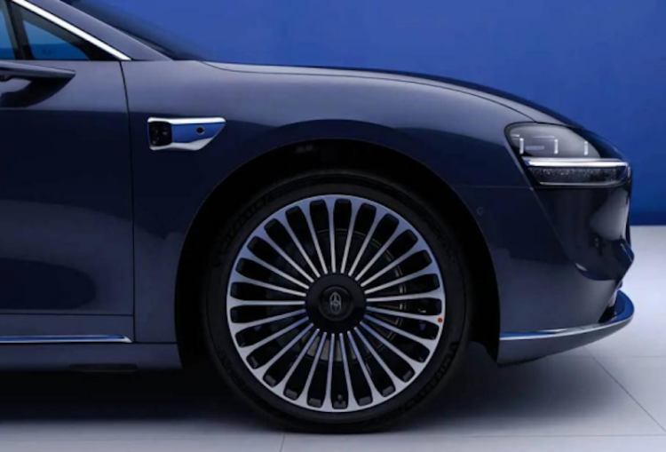 外觀、配置、智慧駕駛均升級 新款享界S9將11月上市  位置:資訊_fororder_【12】外觀、配置、智慧駕駛均升級 新款享界S9將11月上市98