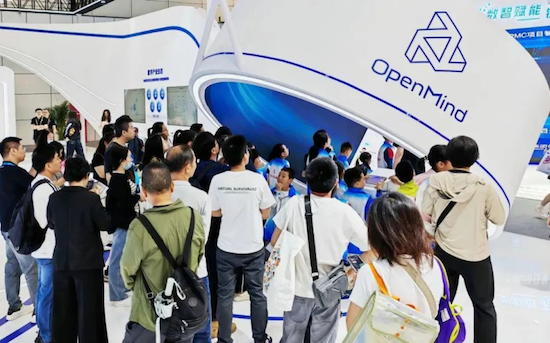 穩中快進 創新提質 中國一汽2025年上半年銷售整車超157萬輛 位置：資訊_fororder_【7】穩中快進 創新提質 中國一汽2025年上半年銷售整車超157萬輛1529