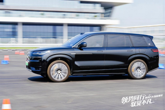 領勢同行 馭見不凡 騰勢汽車在賽道征服金融大腦 位置：資訊_fororder_【2】領勢同行 馭見不凡 騰勢汽車在賽道征服金融大腦161