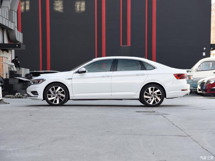汽車頻道【2月3日】【首頁汽車資訊列表+要聞列表】一汽-大眾全新速騰預計3月18日上市