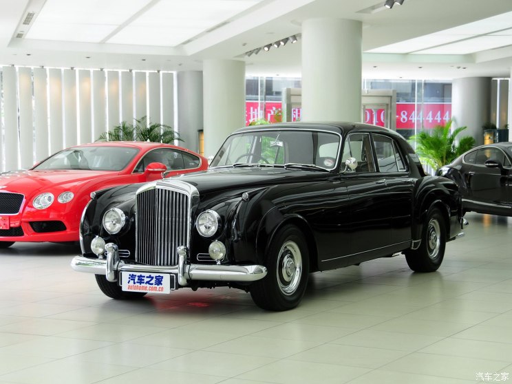 汽車頻道【6月12日】【首頁汽車資訊圖+網頁版首頁+要聞列表+頭條新聞紅條】運動奢華兩不誤 全新賓利飛馳官圖發佈