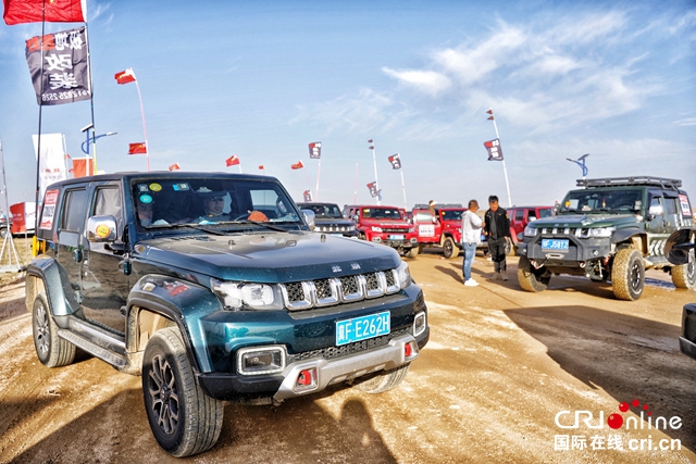 【汽車頻道 資訊+焦點輪播圖】2021阿拉善英雄會：橫看颯野側馭風輛輛40皆不同_fororder_image015