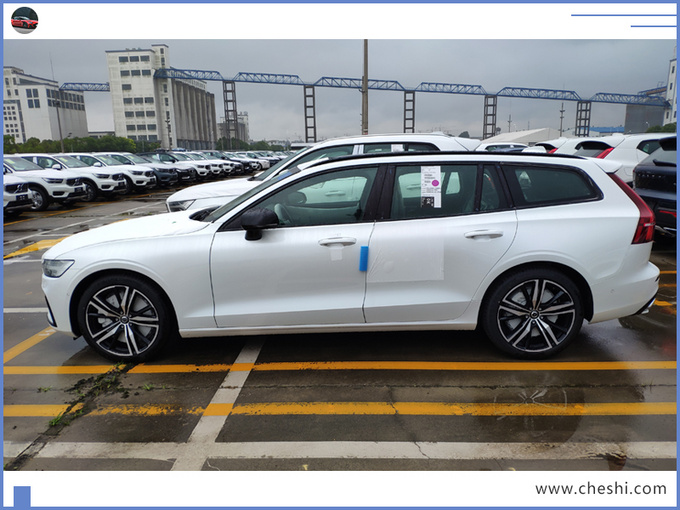 汽車頻道【7月15日】【首頁汽車資訊列表+要聞列表+今日焦點】沃爾沃全新V60到港實拍！軸距加長/下月上市