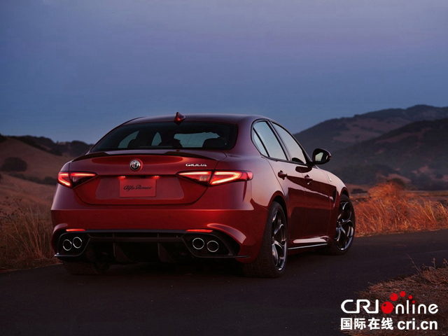 圖片默認標題_fororder_Alfa_Romeo-Giulia_Quadrifoglio-2016-1024-45