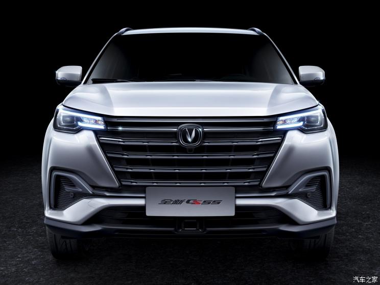 汽車頻道【8月14日】【首頁汽車資訊列表+要聞列表】採用貫穿屏設計 新款長安CS55內飾官圖