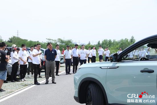 東風汽車董事長竺延風對皓極進行檢驗測試_fororder_image011