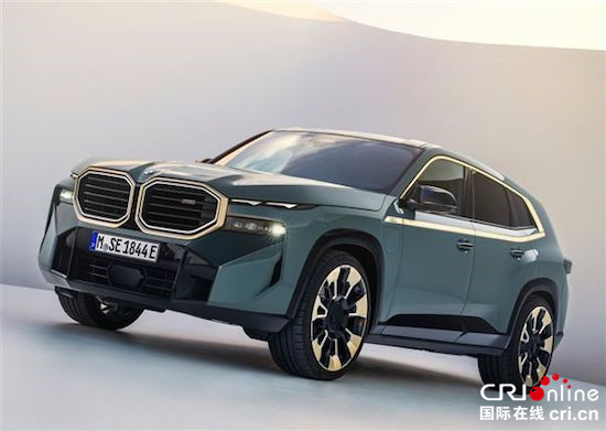 寶馬旗艦SUV XM發佈：4.4T V8插混裝車_fororder_image002