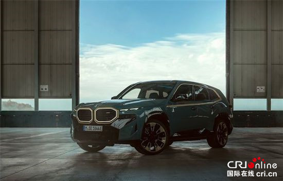 寶馬旗艦SUV XM發佈：4.4T V8插混裝車_fororder_image001的副本