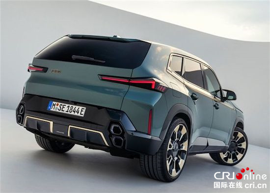 寶馬旗艦SUV XM發佈：4.4T V8插混裝車_fororder_image003