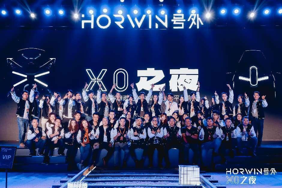 【汽車頻道 資訊】HORWIN（號外）首臺高性能一體化智慧底盤電摩亮相