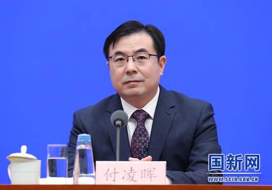 10月新能源汽車、充電樁産量同比增長超80%_fororder_image001
