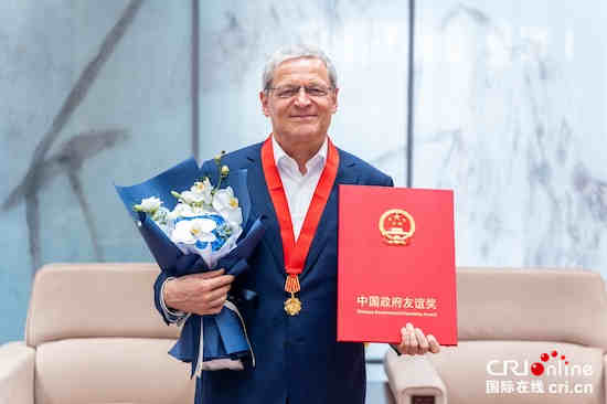 奧迪一汽新能源汽車有限公司首席執行官施睿哲榮獲中國政府友誼獎_fororder_image001的副本