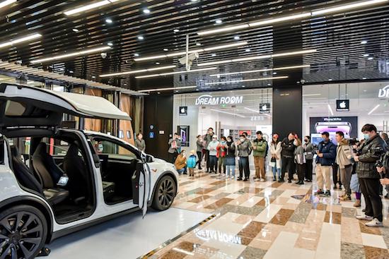 通州又現科技打卡地 特斯拉Model X Plaid北京巡展來到通州萬達_fororder_image005