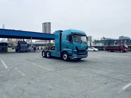 賦能鋼鐵物流綠色高效運輸 未勢能源配套氫能重卡又一批量大單交付_fororder_image002