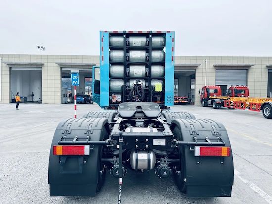 賦能鋼鐵物流綠色高效運輸 未勢能源配套氫能重卡又一批量大單交付_fororder_image003