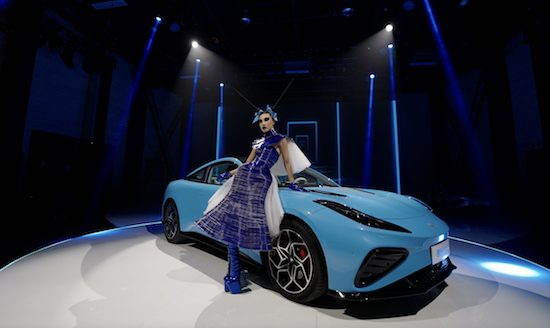 專屬跑車的百萬級高定？哪吒GT發佈中國首個SS DRESS CODE_fororder_image003