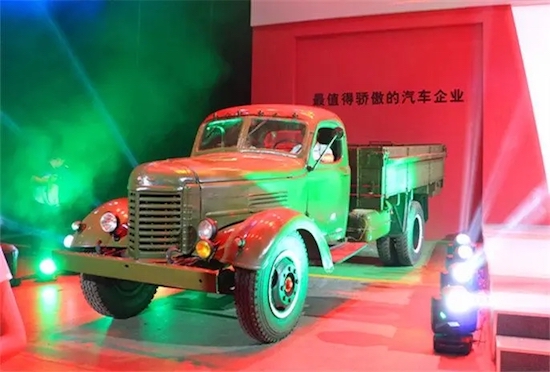 解放與我的故事：一生所愛 叢鵬利與一汽解放40年的不解情緣_fororder_image005