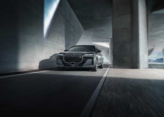 創新純電動BMW i7 M70L和全新BMW M760Le即將於成都車展震撼上市_fororder_image002