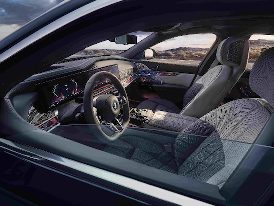 創新純電動BMW i7 M70L和全新BMW M760Le即將於成都車展震撼上市_fororder_image005