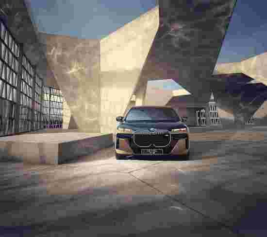 創新純電動BMW i7 M70L和全新BMW M760Le即將於成都車展震撼上市_fororder_image001