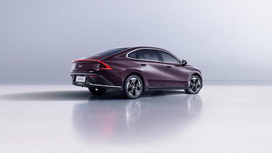 五菱首款家轎五菱星光外觀曝光 6款車色可選_fororder_image004