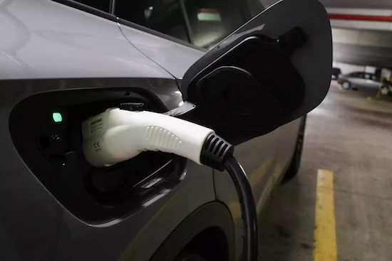 英國加油站巨頭宣佈將採購特斯拉充電樁 電動車時代真的來了_fororder_image004