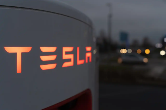 英國加油站巨頭宣佈將採購特斯拉充電樁 電動車時代真的來了_fororder_image007