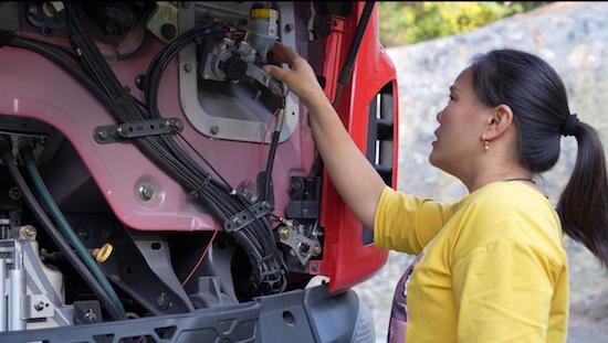 女人也能開大車 運輸路上的巾幗佳話_fororder_image006
