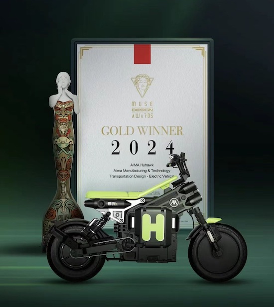 愛瑪CES展發佈跨騎産品 愛瑪機甲師 實現年輕人的機車夢_fororder_image003