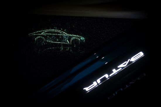 賓利BATUR車型引入光塑效果 開啟數字個性化定制新篇章_fororder_image003