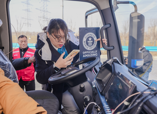 創吉尼斯世界紀錄 宇通輕卡標載滿電續航520.46公里_fororder_image007