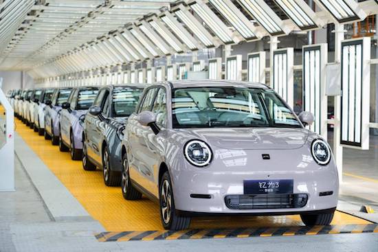 江淮釔為3摯愛版首批量産車正式下線 計劃3月30日上市_fororder_image003