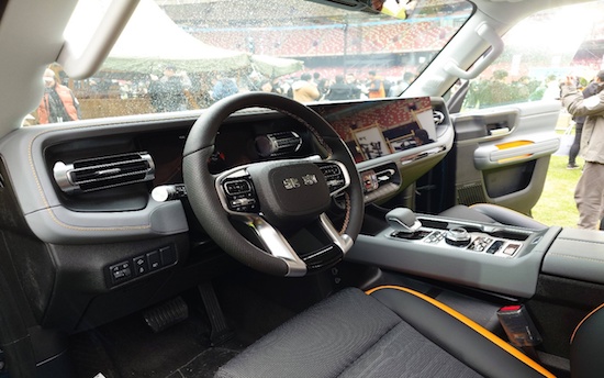 北京越野春季發佈會：BJ30首搭“魔核電驅”/BJ40刀鋒英雄版預售_fororder_image004
