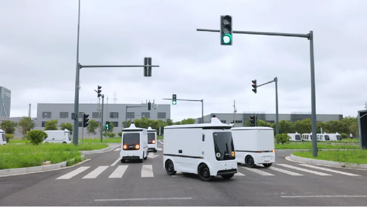 【汽車頻道 資訊】新石器無人車完成6億元C輪融資 獲得頭部客戶近萬台訂單