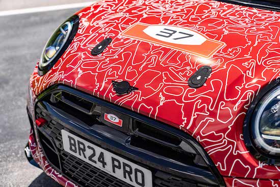 全新MINI John Cooper Works榮獲紐博格林24小時耐力賽小組冠軍_fororder_image004