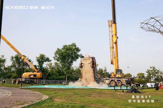 增程、純電雙箭齊發 售價18.98萬元起 星紀元ET全球上市_fororder_image006