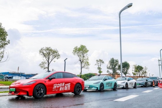 深中通道正式開通 昊鉑GT全球款成為無圖智駕橫跨第一車_fororder_image002