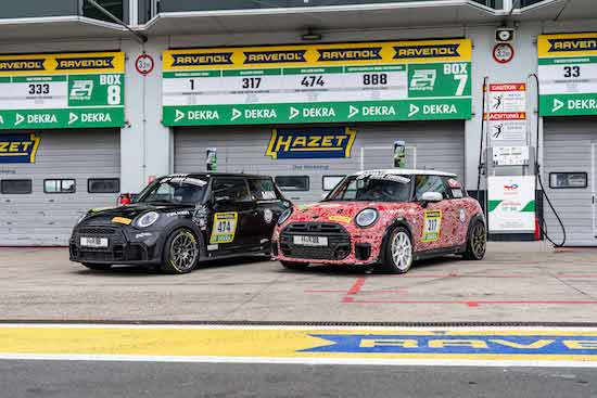 全新MINI John Cooper Works榮獲紐博格林24小時耐力賽小組冠軍_fororder_image001