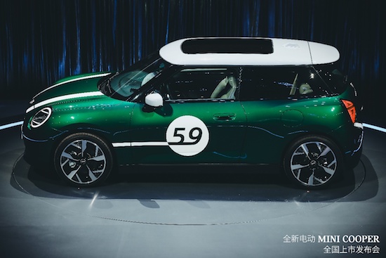 經典卡丁車駕趣 發揚賽道基因 全新電動MINI Cooper上市_fororder_image003