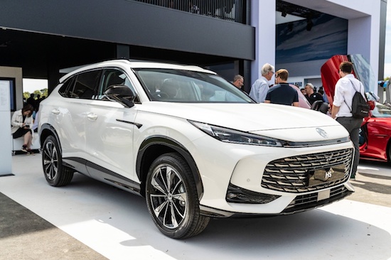 多個中國汽車品牌亮相2024英國古德伍德速度節_fororder_image002