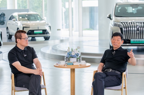 魏建軍直播論道：中國汽車的責任與堅守_fororder_image003