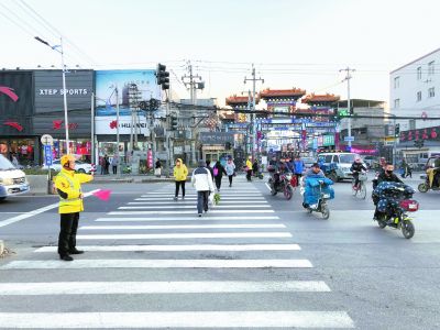 北京“回天”地區上崗交通安全志願者 為交通秩序環境貢獻力量